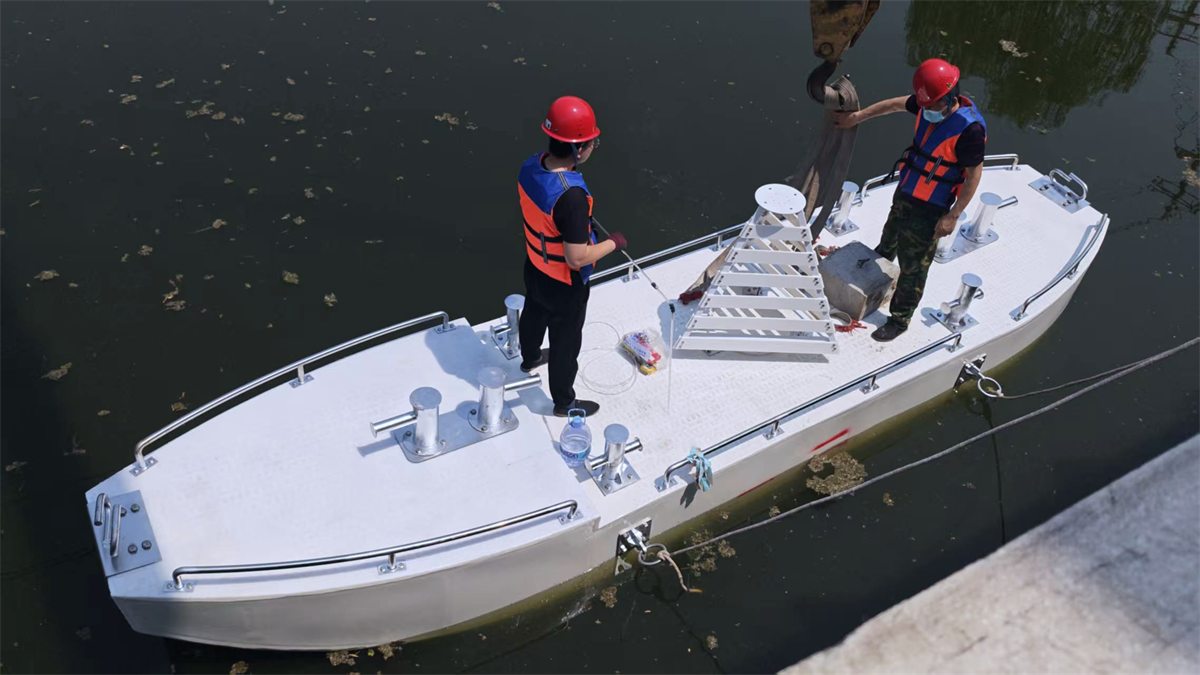 船型浮标
